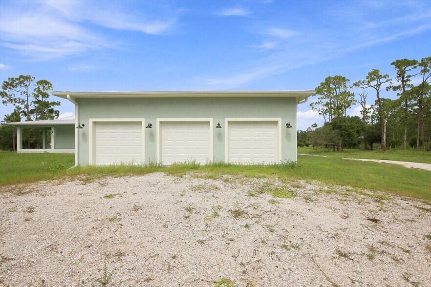 More Photos Of 8146 Tropicaire Blvd, North Port Specialty For Sale