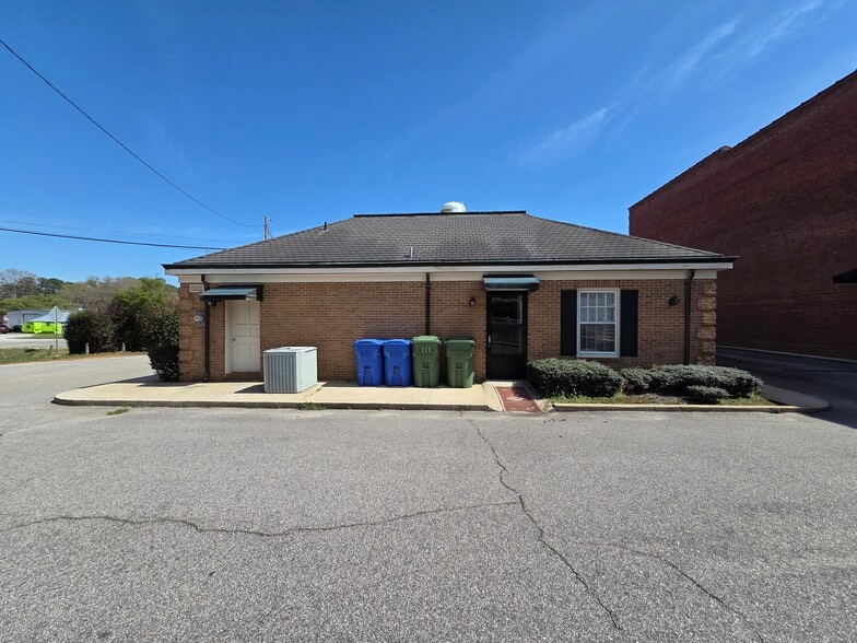 More Photos Of 10186 S Nash St, Middlesex Office For Lease