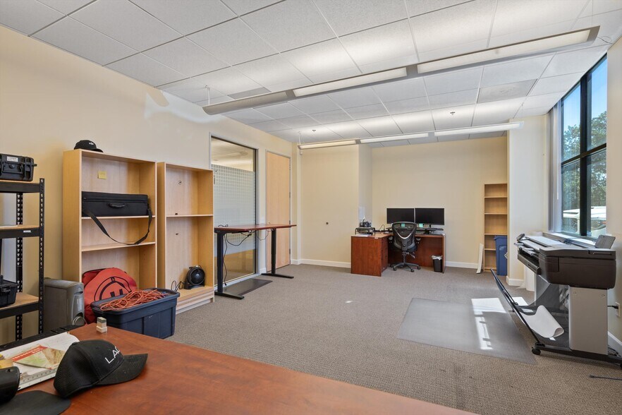 More Photos Of 1550 Airport Blvd, Santa Rosa Office For Lease
