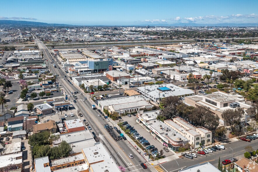 More Photos Of 439 W Anaheim St, Long Beach Freestanding For Sale