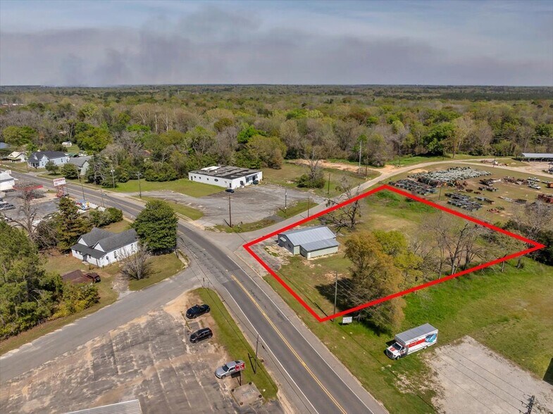 More Photos Of 131 S Jackson St, Hawkinsville Flex For Sale