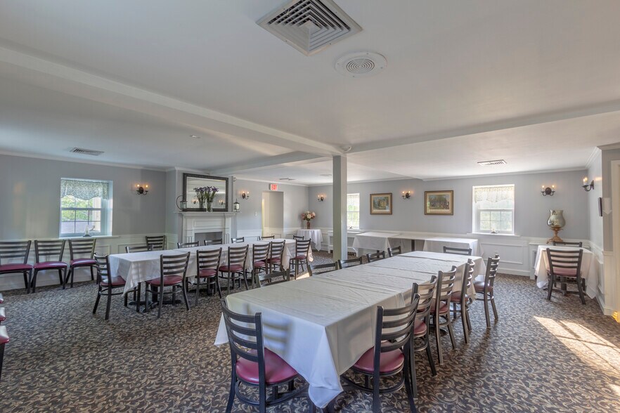 More Photos Of 898 Allentown Rd, Telford Restaurant For Sale