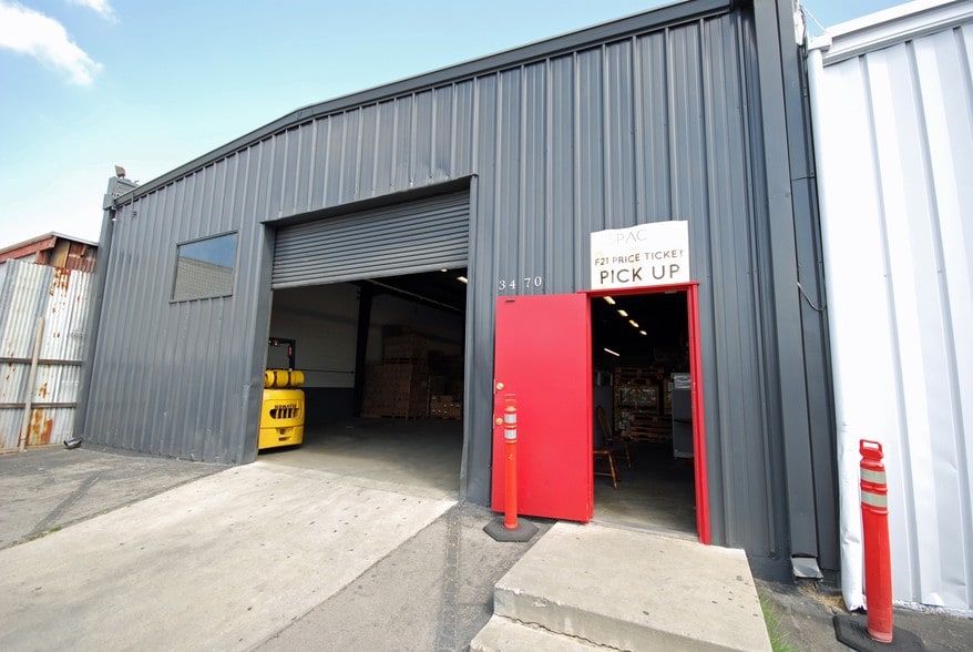 More Photos Of 3470-3476 E Pico Blvd, Los Angeles Warehouse For Lease