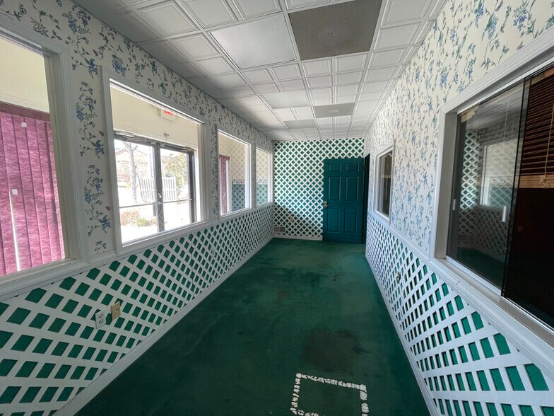 More Photos Of 2924 Marshall Hall Rd, Bryans Road Service For Sale