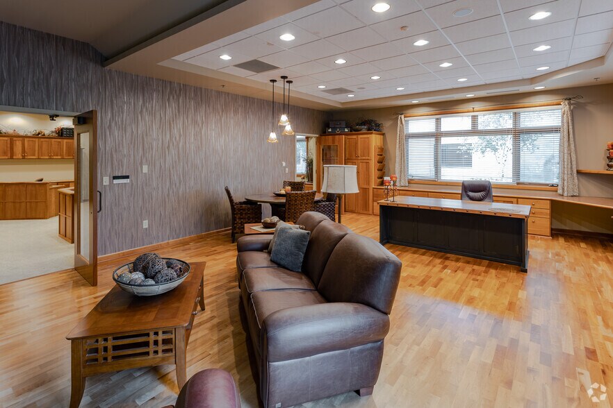 More Photos Of 1920 Turning Leaf Ln SW, Alexandria Warehouse For Lease