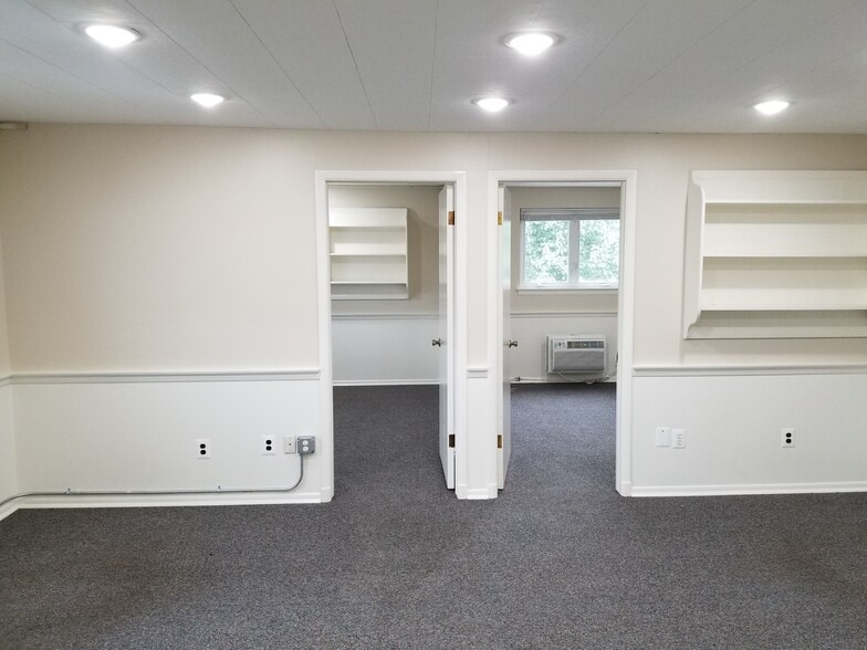 More Photos Of 7311 Highland St, Springfield Warehouse For Lease