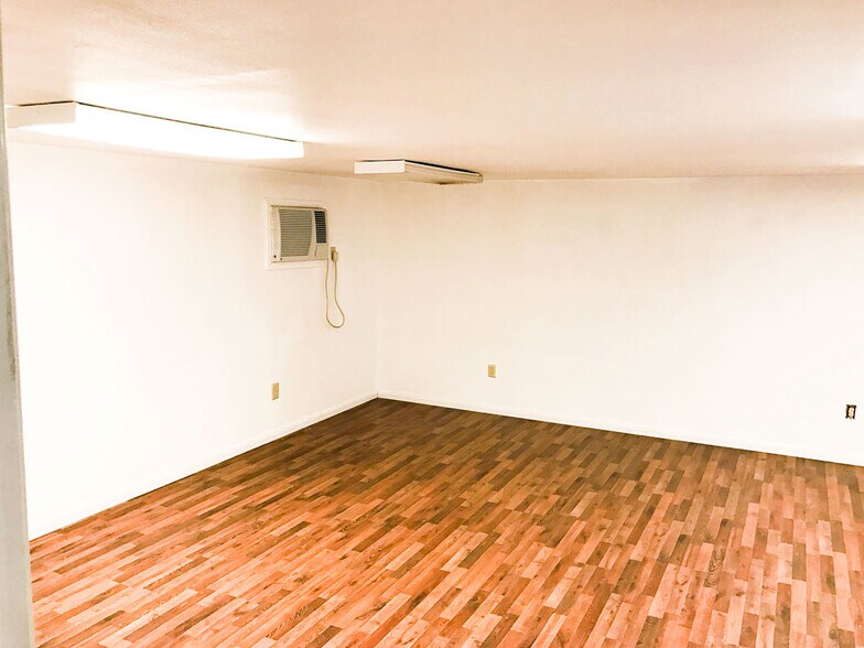 More Photos Of 4515 Smith Rd, Von Ormy Truck Terminal For Lease