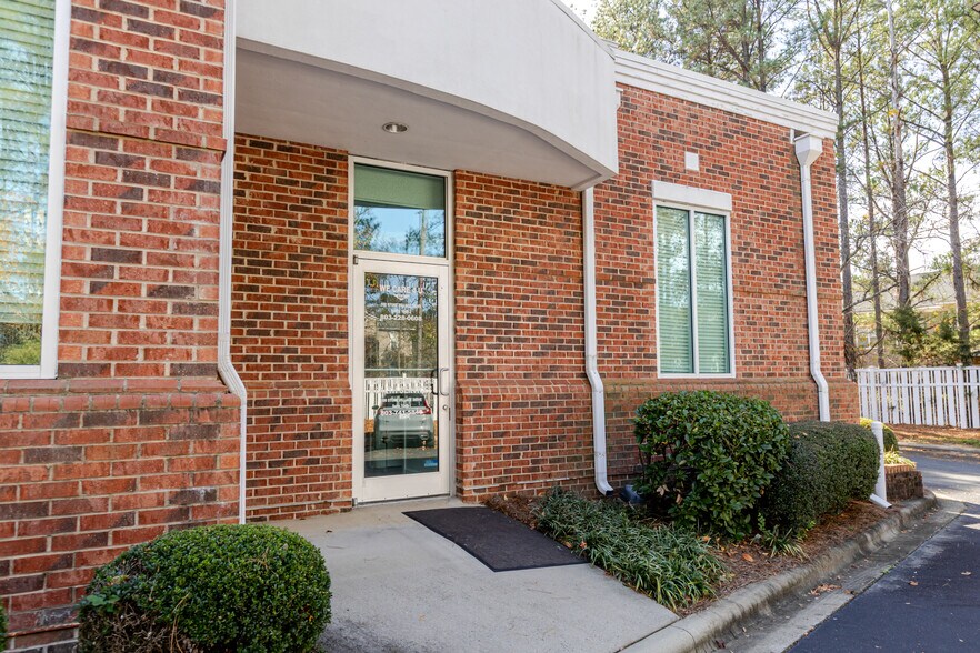 More Photos Of 100 Stone Village Dr, Fort Mill Bank For Lease