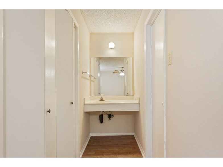 More Photos Of 5506 Kingsman St, Waco Apartments For Sale