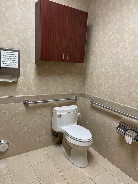 More Photos Of 1170-1254 Walton Blvd, Rochester Hills General Retail For Sale