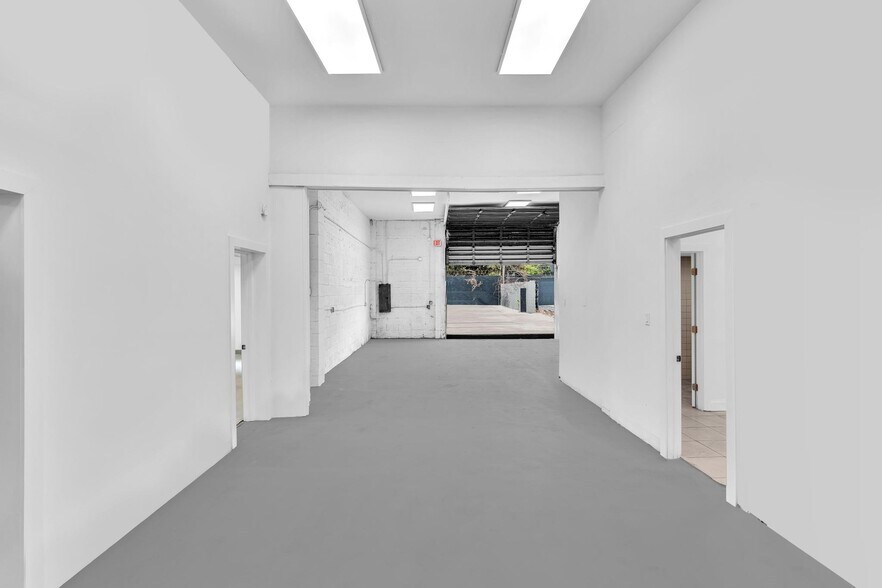 More Photos Of 570 NW 54th St, Miami Auto Repair For Lease