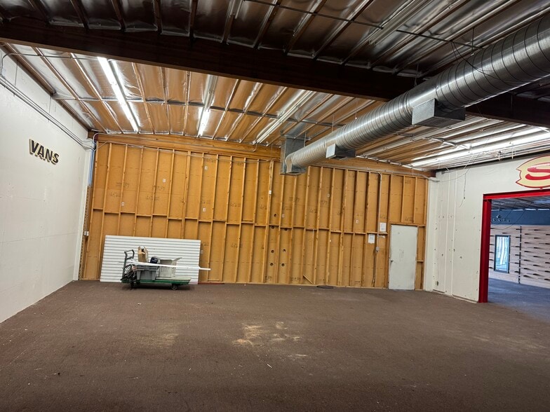 More Photos Of 13161-13245 Harbor Blvd, Garden Grove Restaurant For Lease