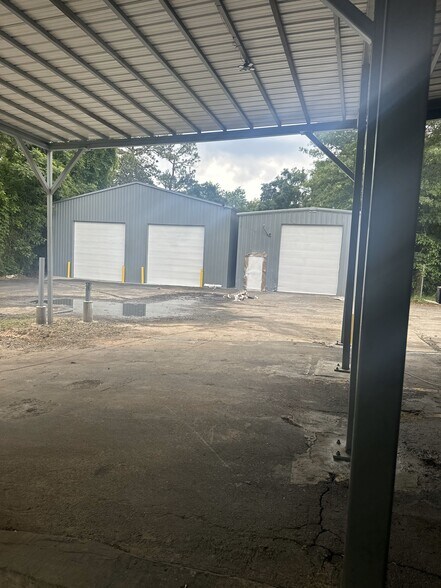 More Photos Of 1023 Rock Cut Rd, Forest Park Warehouse For Lease