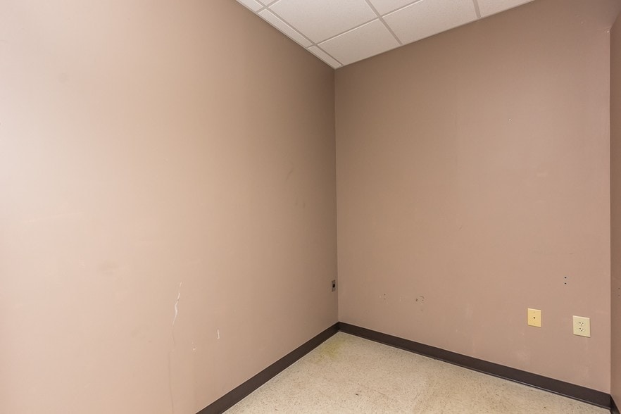 More Photos Of 133 E Main St, Youngsville General Retail For Lease