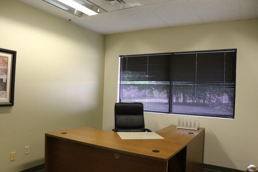 More Photos Of 801 S Durkin Dr, Springfield Office For Sale