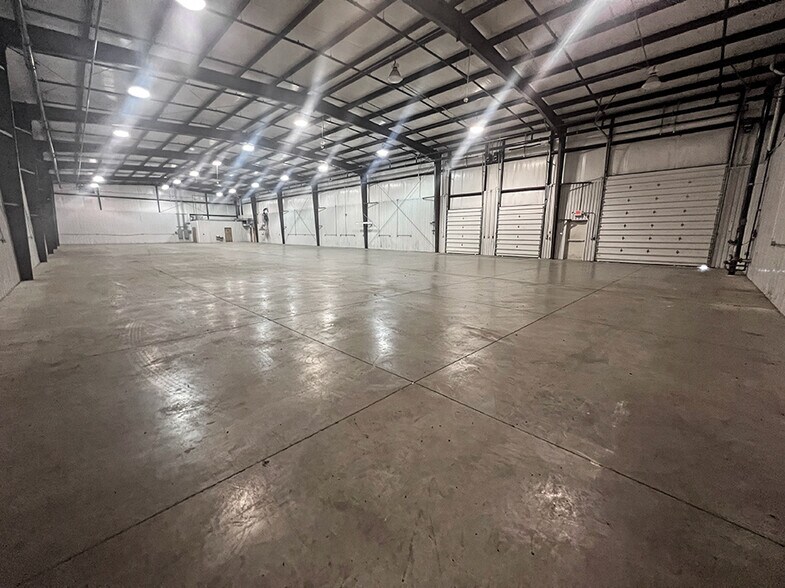 More Photos Of 11601 Frank Bonan Industrial Park Dr, Benton Industrial For Lease