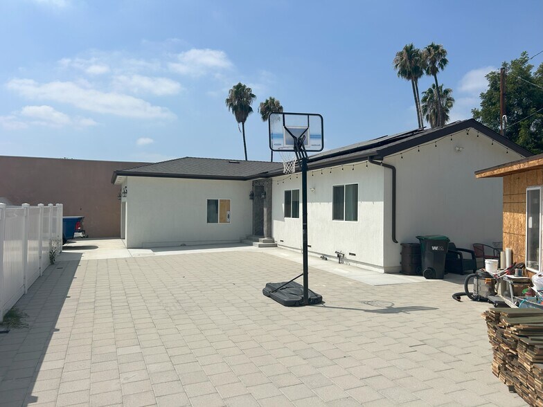 More Photos Of 3737 Baldwin Park Blvd, Baldwin Park Storefront Retail Residential For Sale