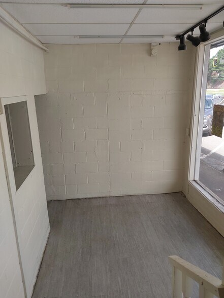 More Photos Of 2464 Winder Hwy, Dacula Storefront For Sale