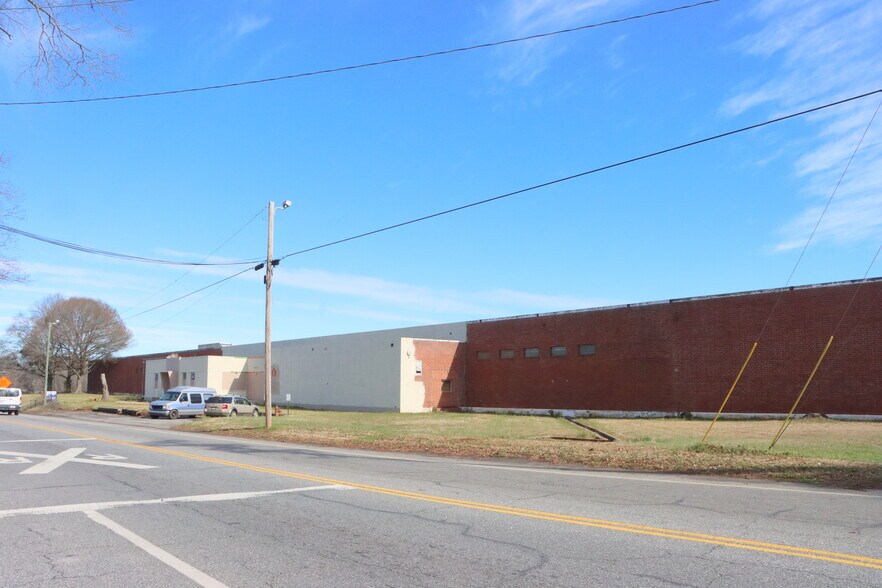 More Photos Of 2115 S McDuffie St, Anderson Manufacturing For Sale