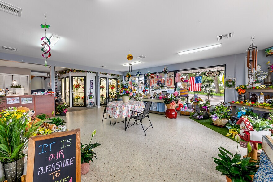 More Photos Of 984 Rockledge Blvd, Rockledge General Retail For Sale