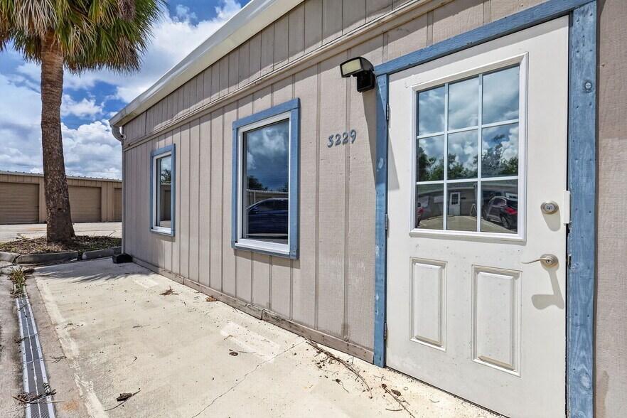 More Photos Of 3207-3229 13th St, Saint Cloud General Retail For Sale
