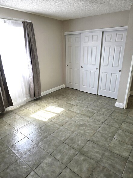 More Photos Of , Las Vegas Multifamily For Sale