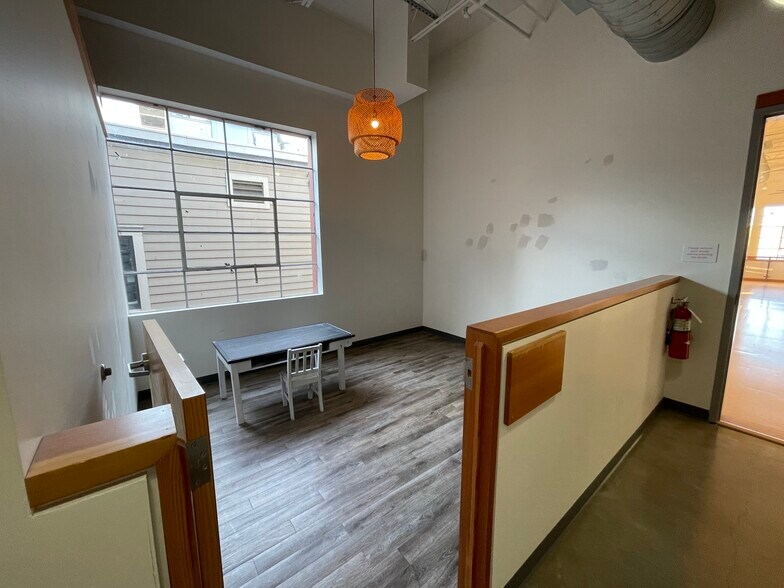 More Photos Of 484 King St, Charleston General Retail For Lease