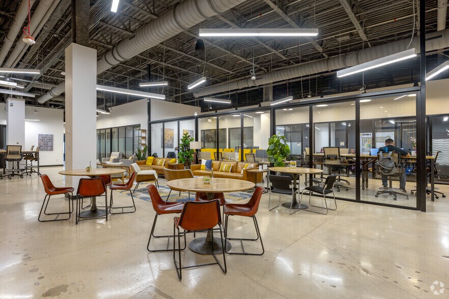 More Photos Of 700 S Rosemary Ave, West Palm Beach Coworking Space