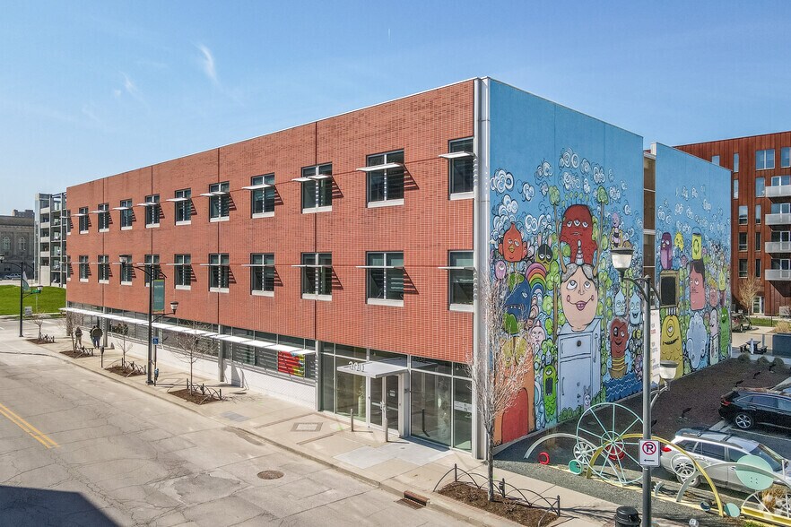 Primary Photo Of 300 E Locust St, Des Moines Office For Lease