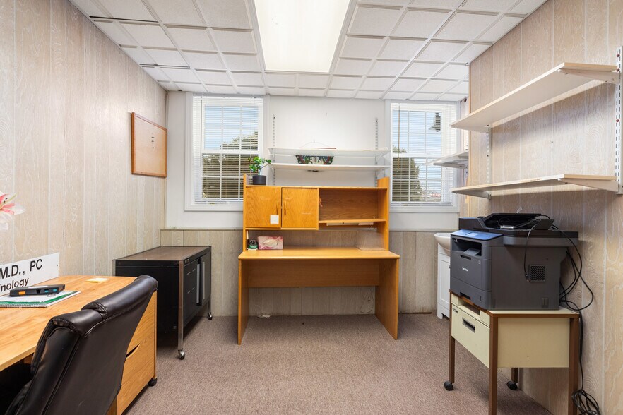 More Photos Of 25 Lowell St, Wilmington Loft Creative Space For Sale