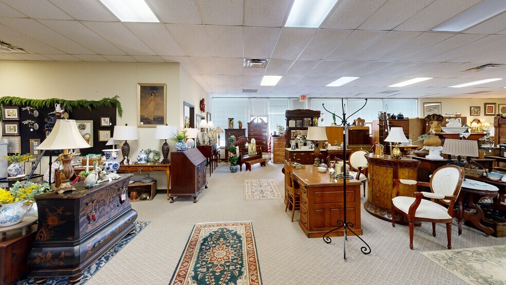 More Photos Of 208 E Mcintyre St, Mullins Supermarket For Sale