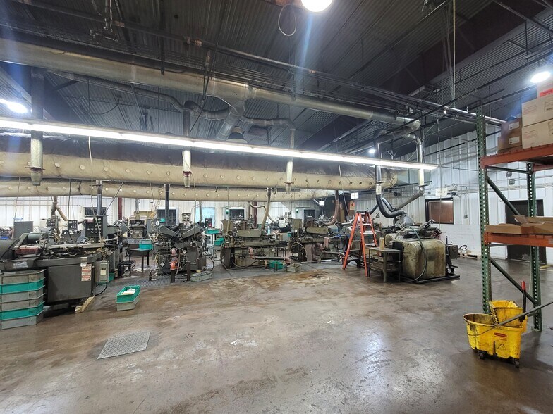 More Photos Of 1 7th St SW, Chisholm Manufacturing For Sale