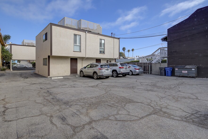 More Photos Of 713 S Pacific Coast Hwy, Redondo Beach Loft Creative Space For Lease