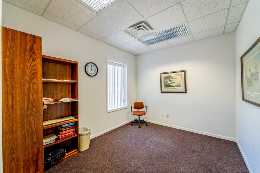 More Photos Of 4615-4621 S Wayne Rd, Wayne Storefront For Sale