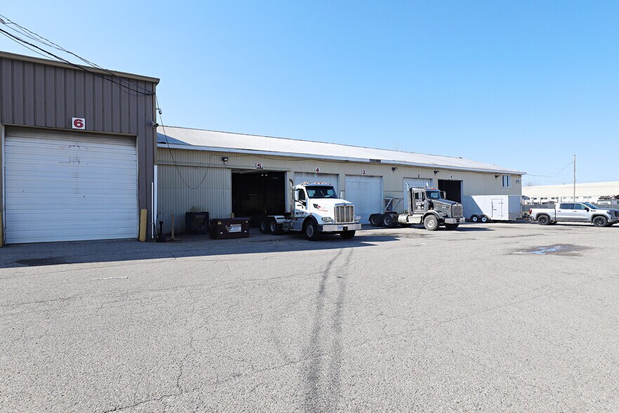 More Photos Of 4225 Quinlan Drive, Burton Warehouse For Lease