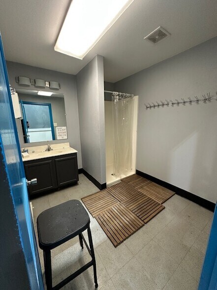 More Photos Of 1465 Cornell Rd, Howard Warehouse For Sale