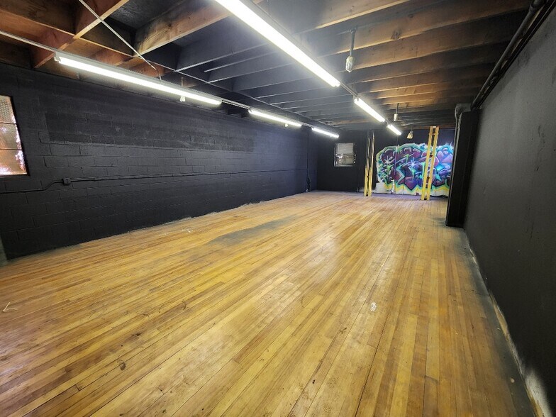 More Photos Of 2431 E Van Buren St, Phoenix Manufacturing For Lease