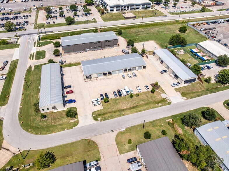 More Photos Of 5761 Park Vista Cir, Keller Warehouse For Sale