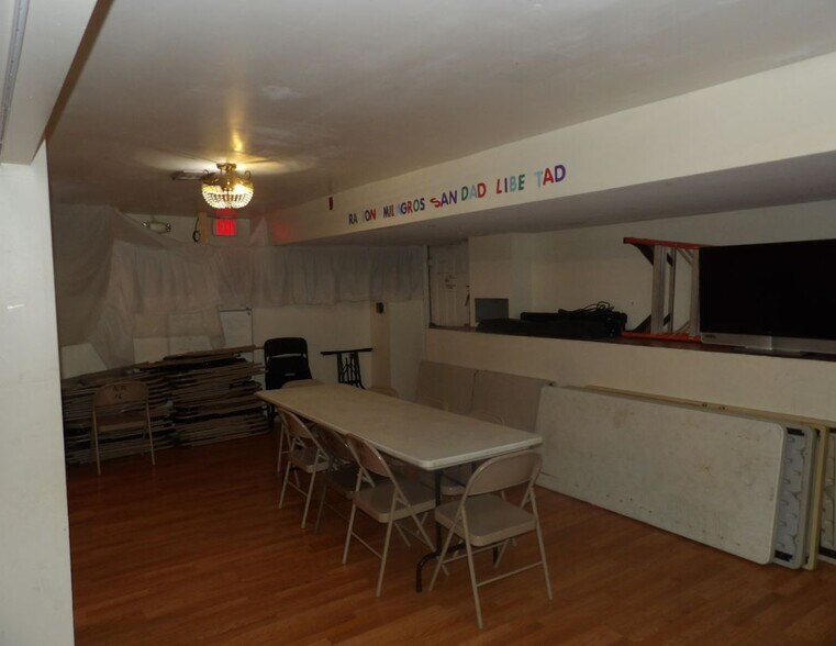 More Photos Of 4205 37th St, Brentwood Religious Facility For Sale