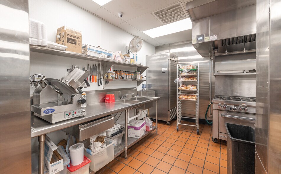 More Photos Of 717 N Pine St, Rolla Restaurant For Sale