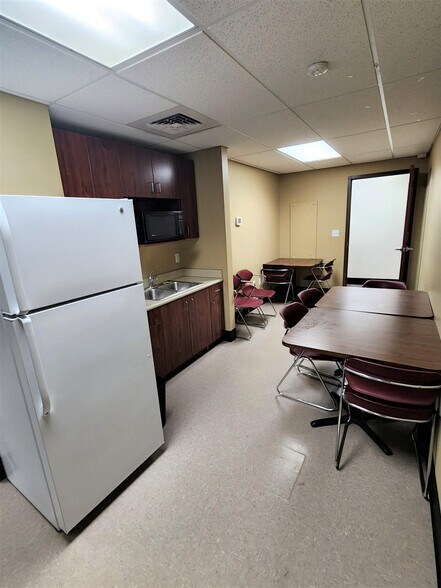 More Photos Of 1930 S Federal Blvd, Denver Medical For Sale