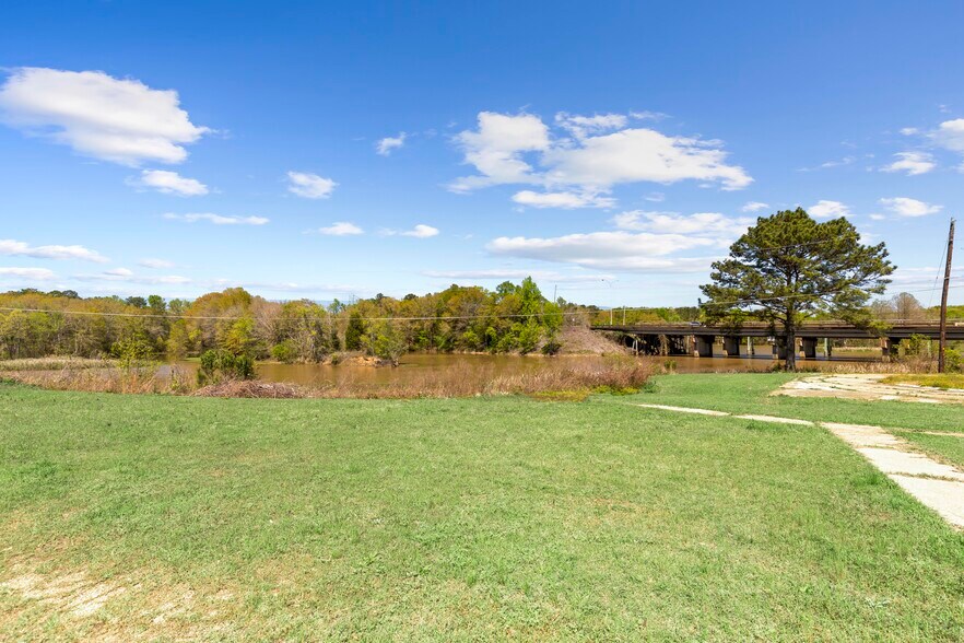 More Photos Of 1010 N Eufaula Ave, Eufaula Hotel For Sale