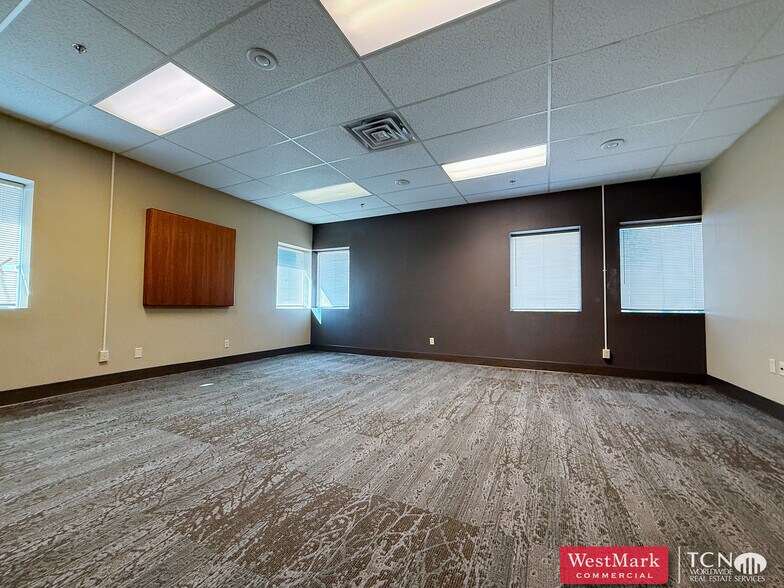 More Photos Of 1611 10th St, Lubbock Office For Lease