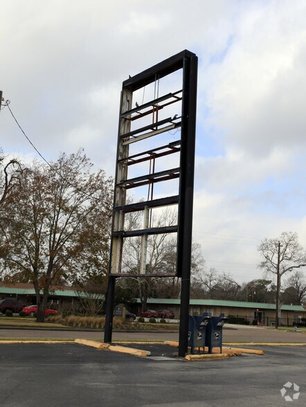 More Photos Of 1400 Blalock, Houston Unknown For Lease