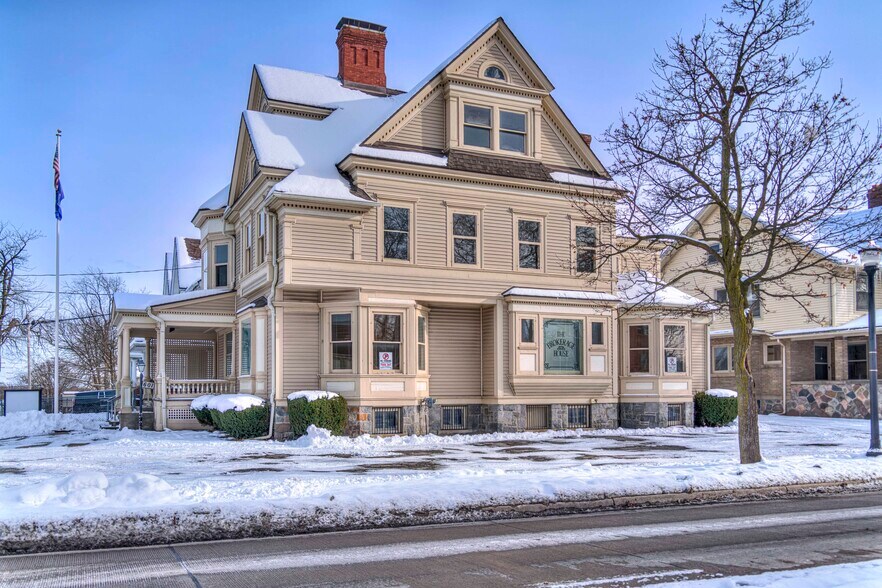 More Photos Of 601 S Jackson St, Jackson Office For Sale