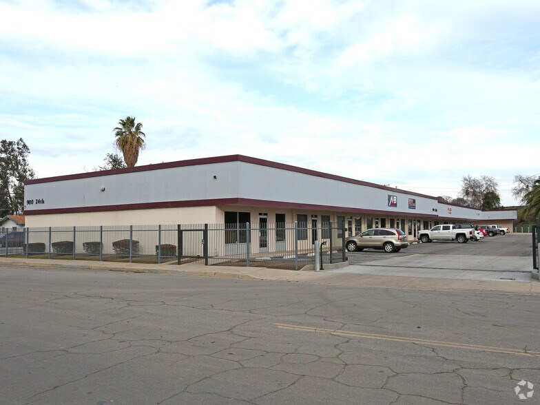Primary Photo Of 900 24th St, Bakersfield Warehouse For Lease