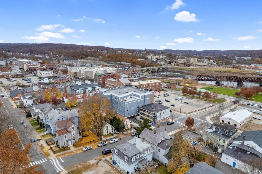 More Photos Of 356 Howe Ave, Shelton Apartments For Lease