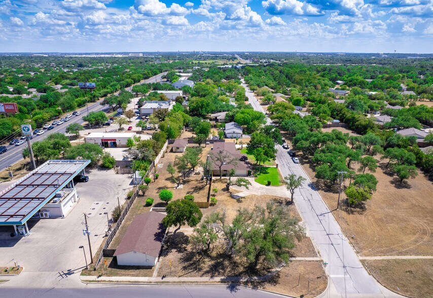 More Photos Of 1702 Lone Oak Dr, Leander Flex For Sale