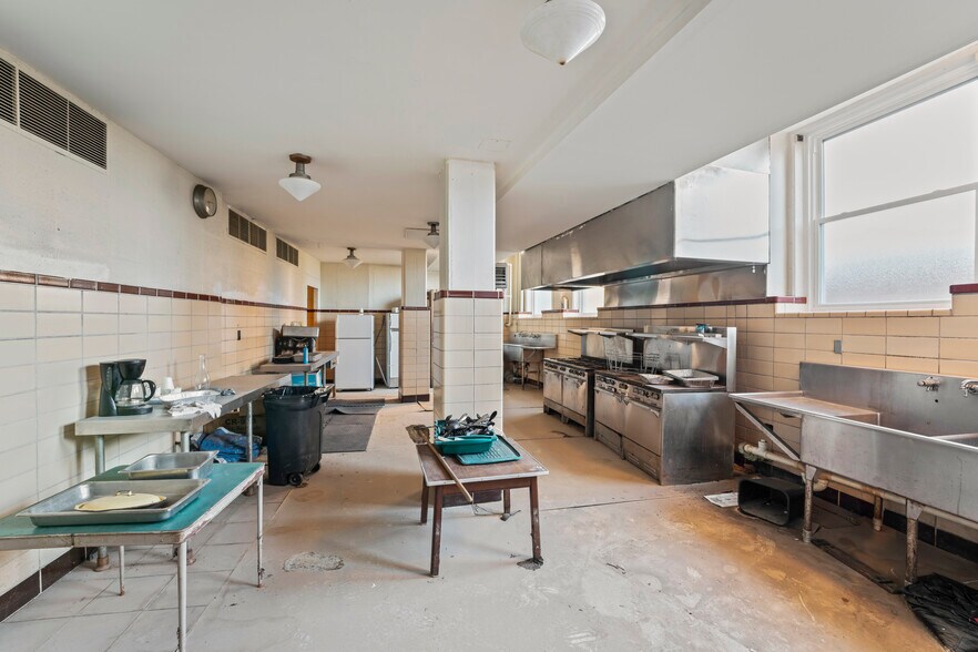 More Photos Of 6815 Page Ave, Saint Louis Religious Facility For Sale