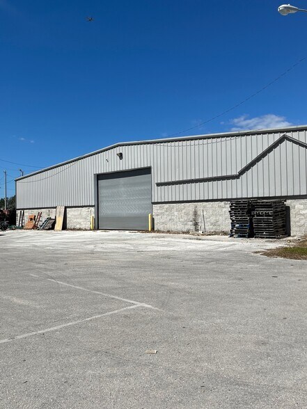 More Photos Of 5824 W Linebaugh Ave, Tampa Unknown For Lease